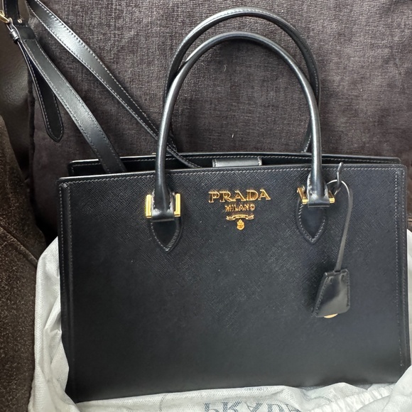 ✨Brand New✨Prada Galleria Saffiano Leather Bag (Medium, Nero/Black) - Picture 1 of 6